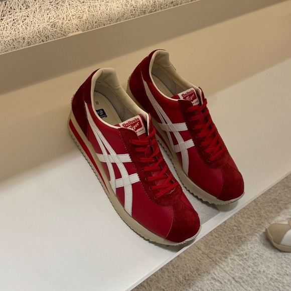 BRAND NEW Onitsuka Tiger Moal 77 Nippon Made Size 6.5 US Women’s - Picture 2 of 3